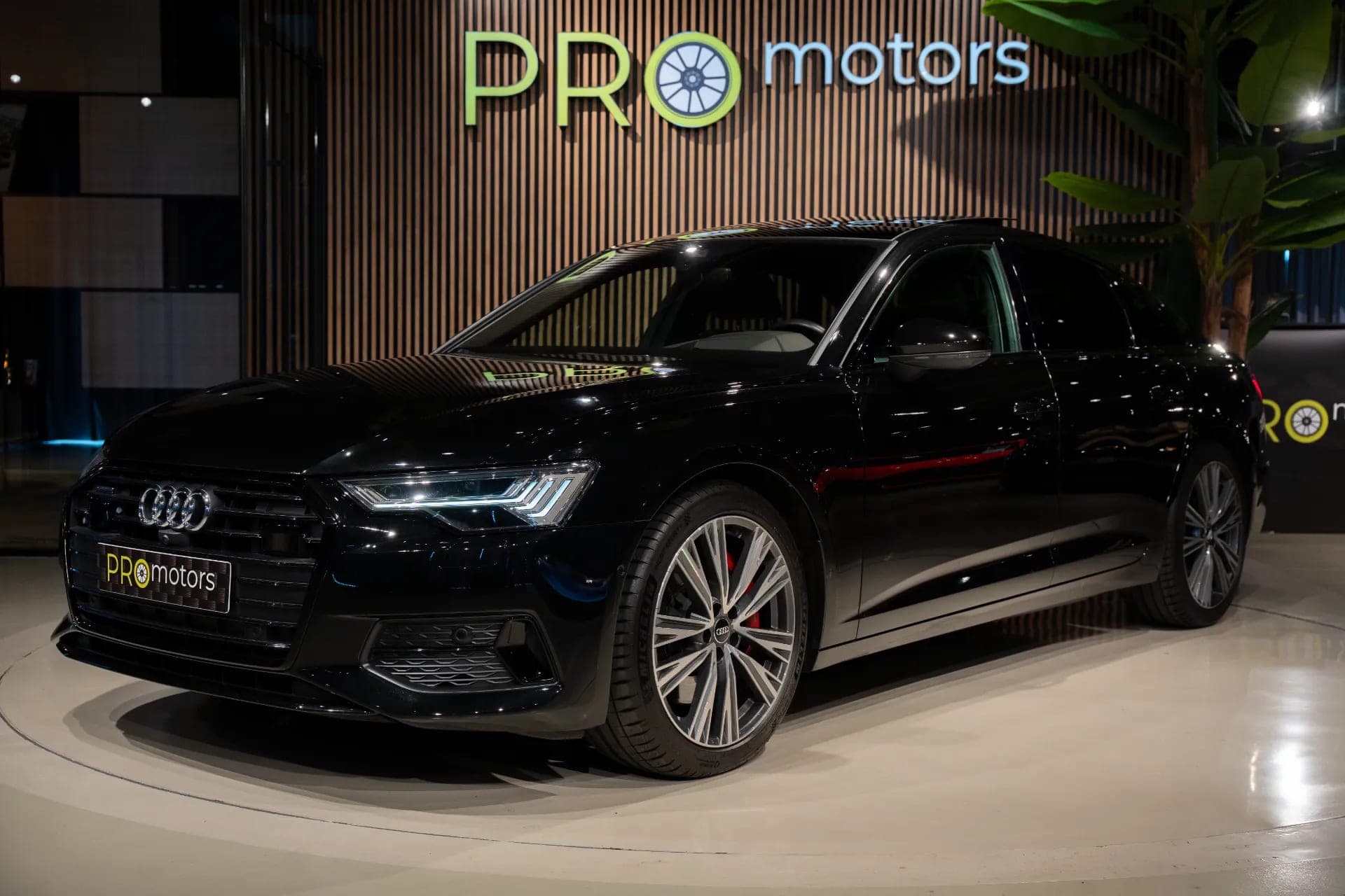 Audi A6 C8 55 TFSI quattro 340 CP | S line | Night Vision | B&O | Soft Close | Suspensie pneumatică