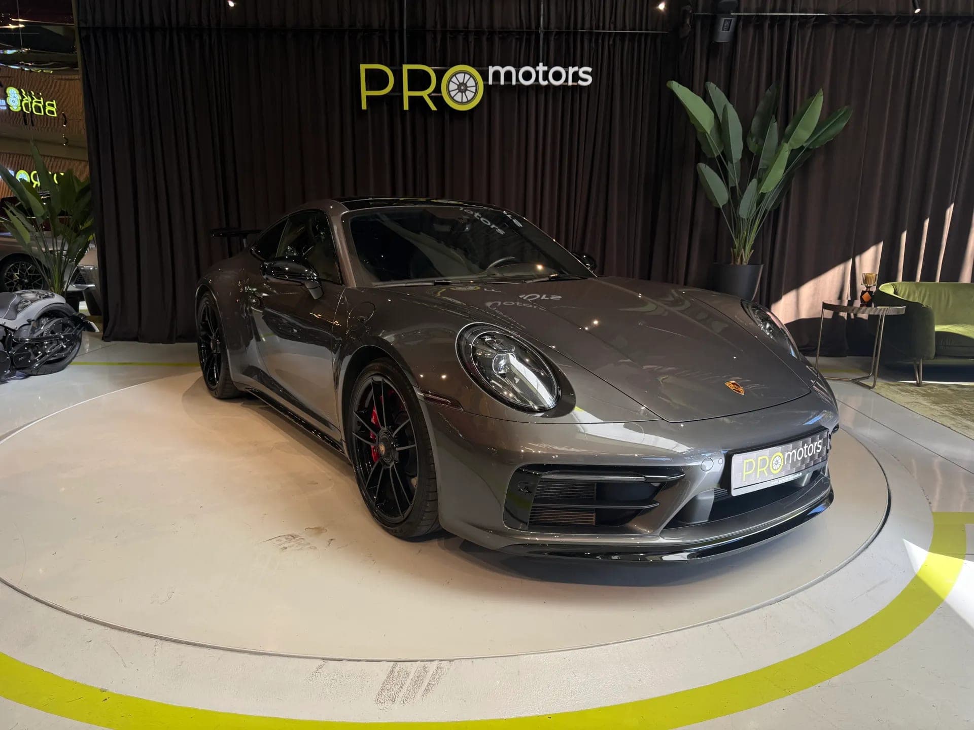 Porsche 911 GTS 4