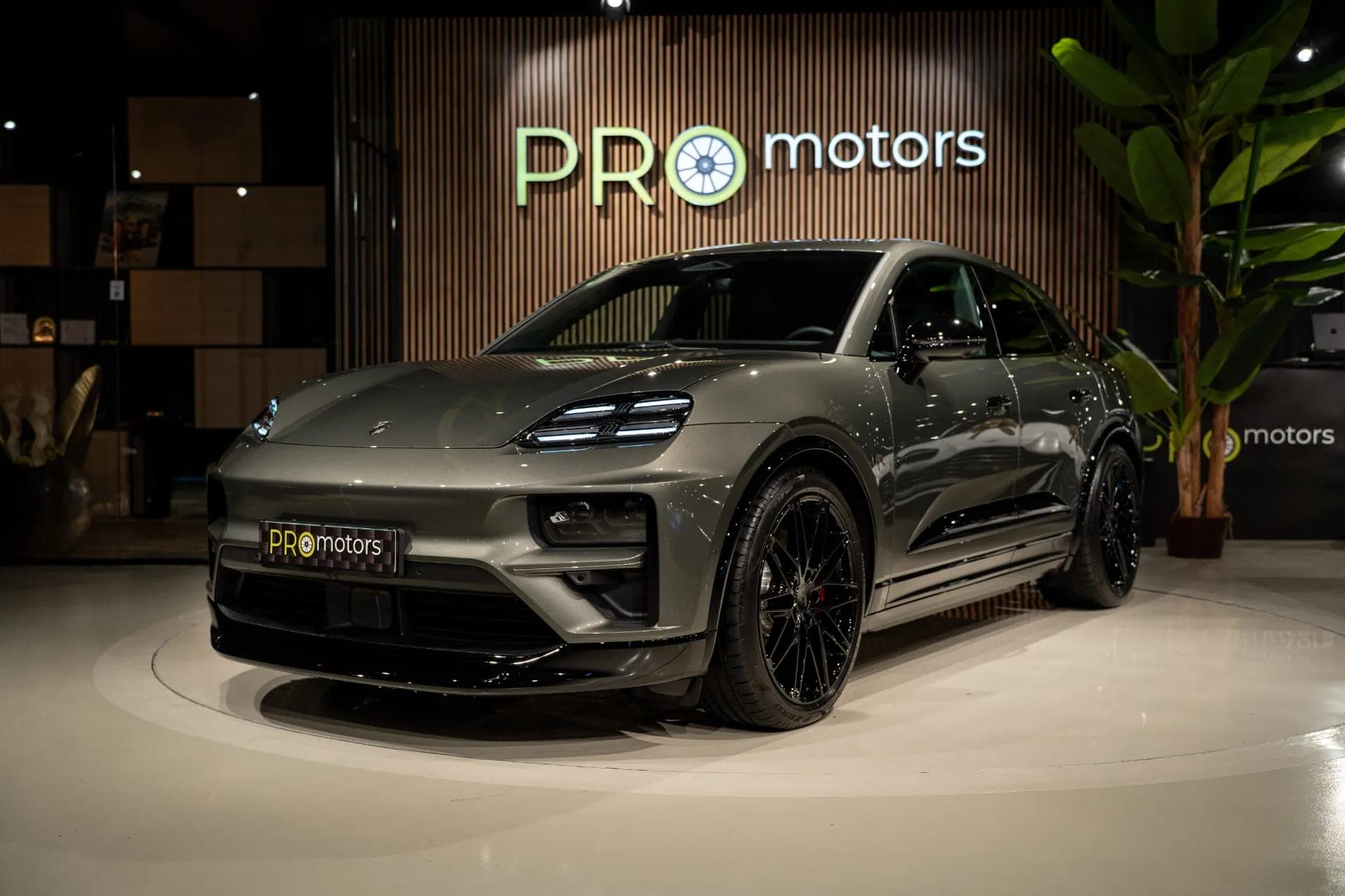 PORSCHE MACAN TURBO  ELECTRIC 2026 / 3.900 KM 