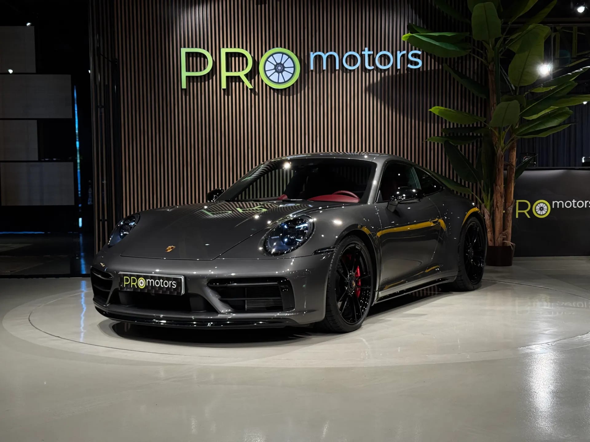 Porsche 911 Carrera 4 GTS