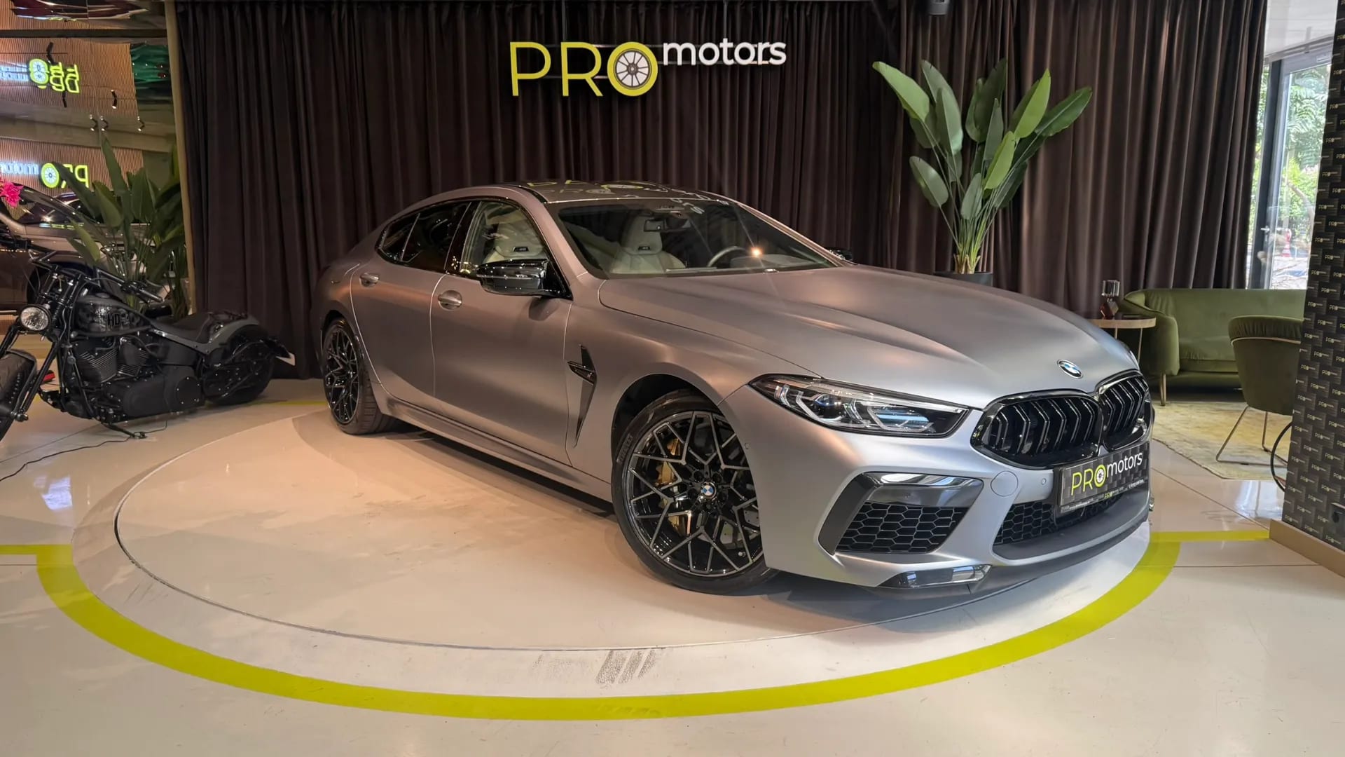BMW M8 Competition,  Frane Ceramice, Bowers&Wilkins 