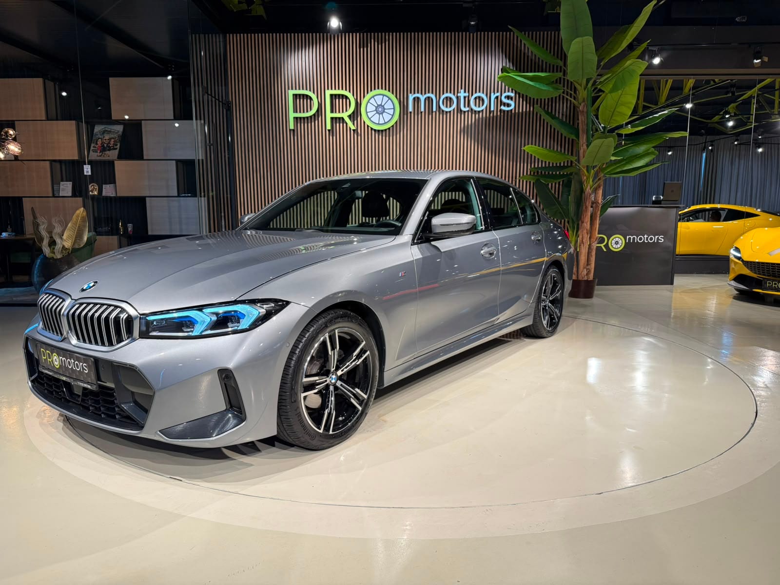 BMW 320I xDRIVE 