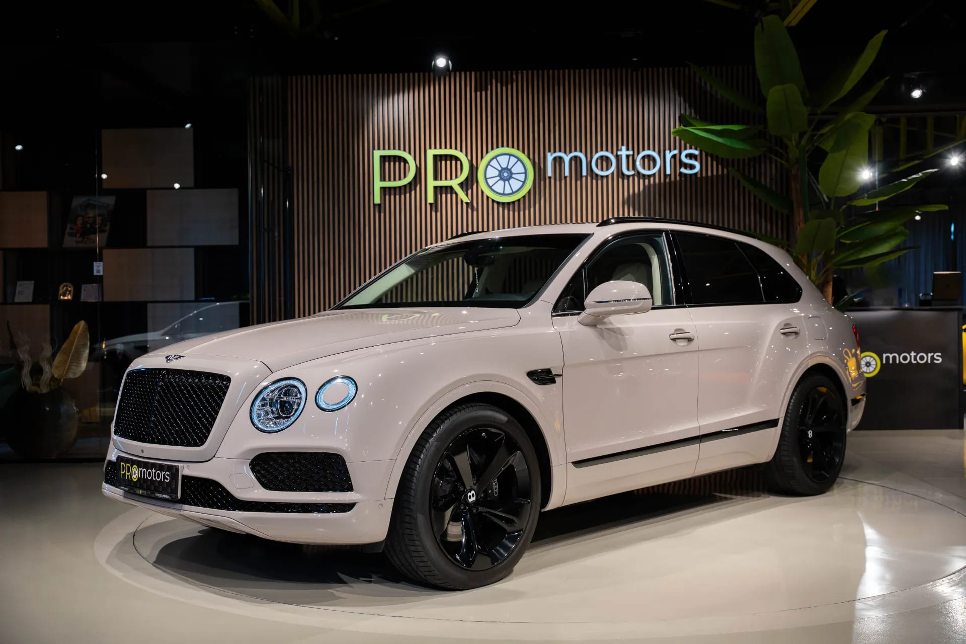 Bentley Bentayga Hybrid • 2021 • Plug-in Hybrid • 147.322 km