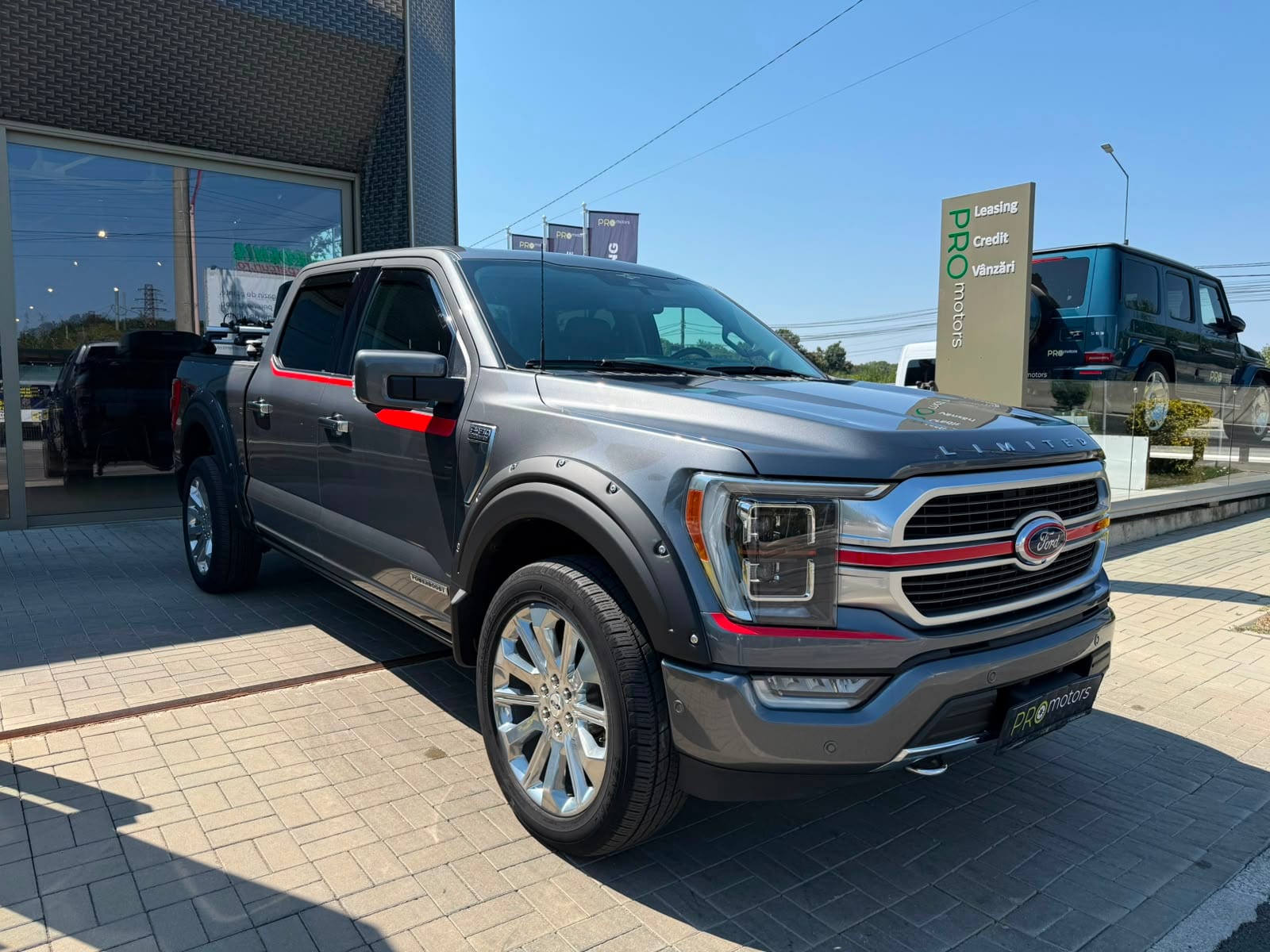 Ford F-150 Limited PowerBoost Full Hybrid • 437 CP • 4×4