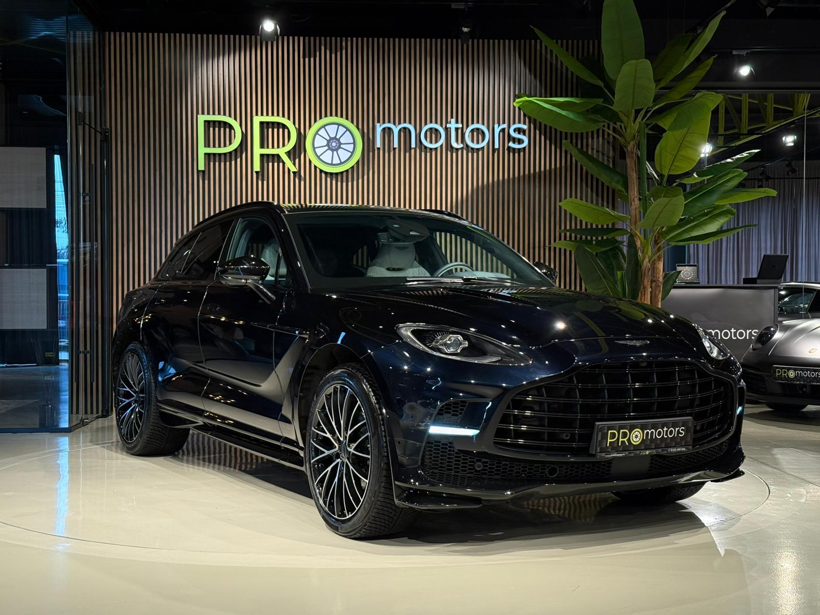 Aston Martin DBX