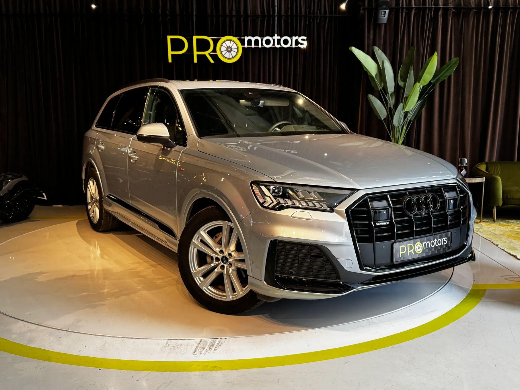AUDI Q7 S-line