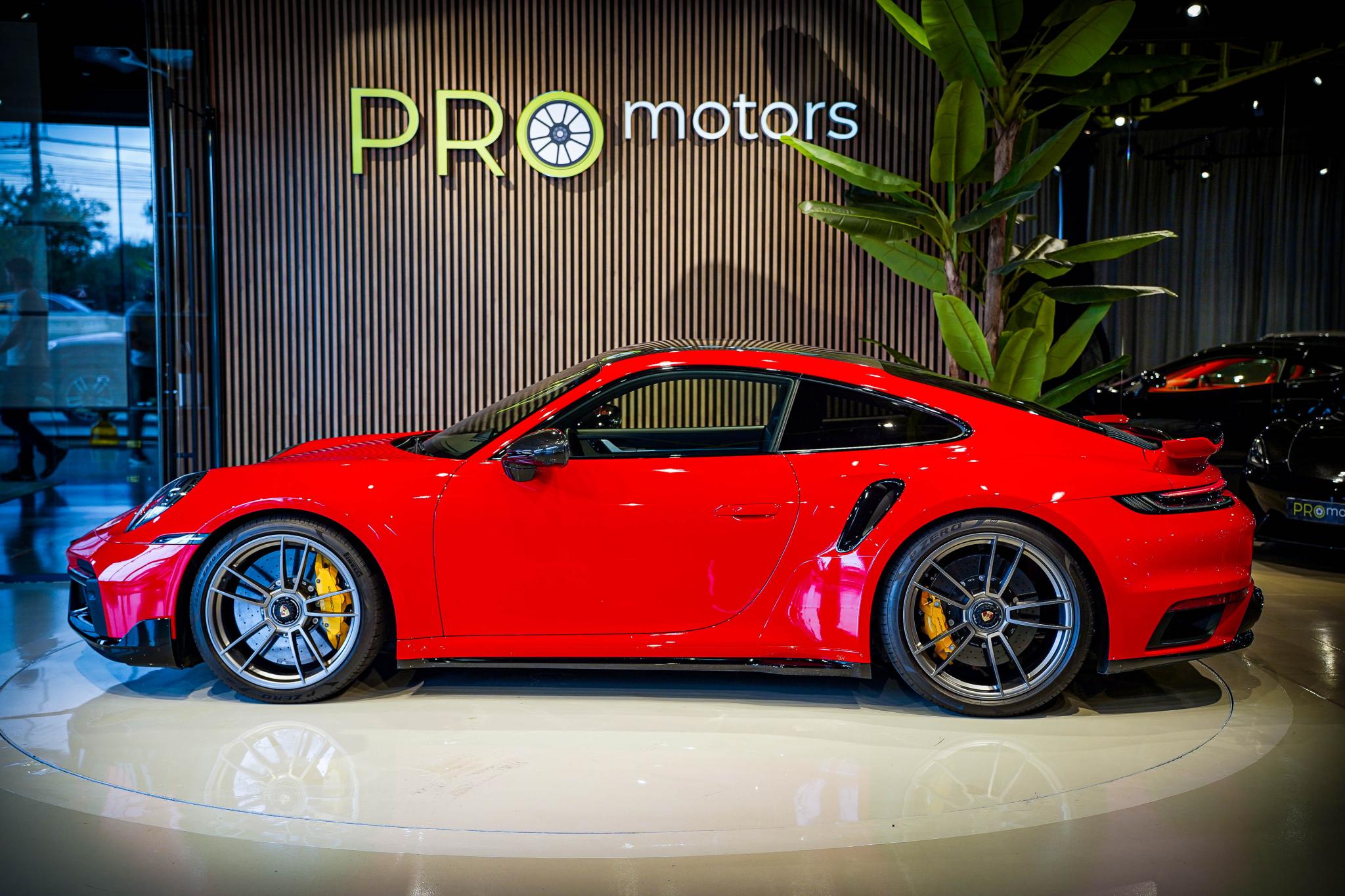 Porsche 911 Turbo S 2021 Lightweight